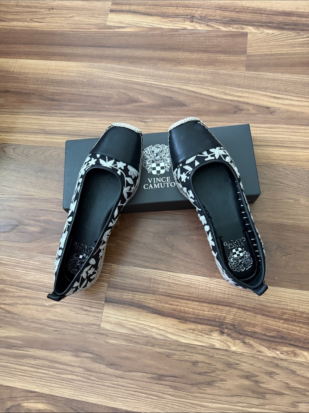 Vince Camuto Black Floral Embroidered Flats